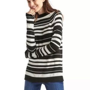 GAP | Black & Ivory Mock Neck Wool-Blend Sweater - Like New!